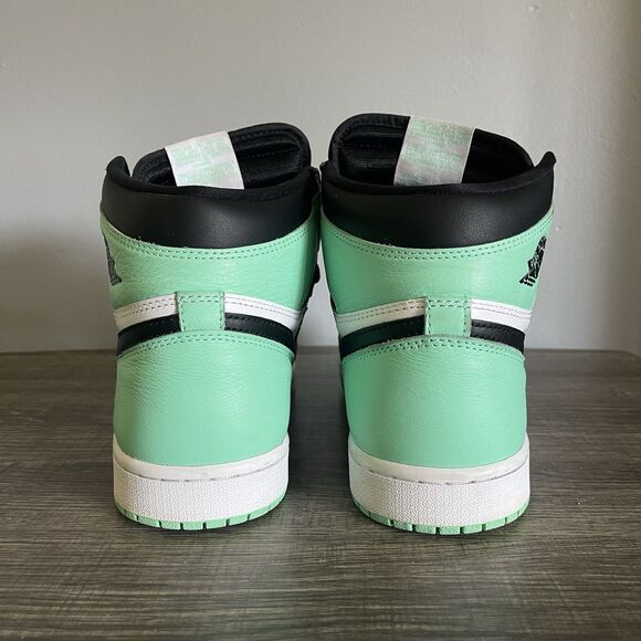 Nike Air Jordan 1 Retro Men’s High Green Glow Sneaker Shoes DZ5485-130 Size 10 - Picture 5 of 8